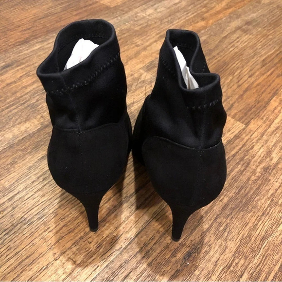 NIB Bettye Muller Gidget Black Suede Stretch Bootie Size 7.5 - Picture 5 of 13